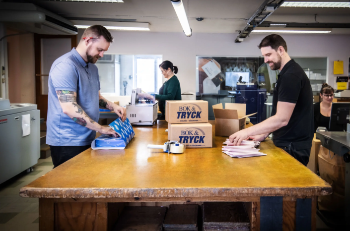 2020-tal. Den sista anhalten för alla trycksaker på Bok & Tryck - packbordet.